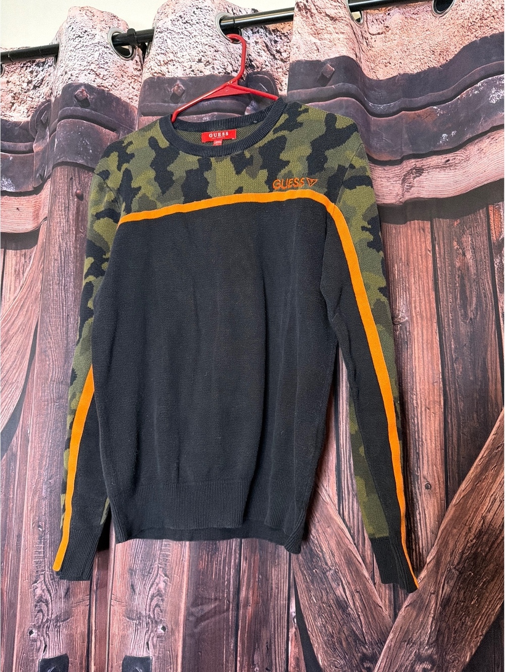 Guess Men's Camouflage and Black Sweater Medium